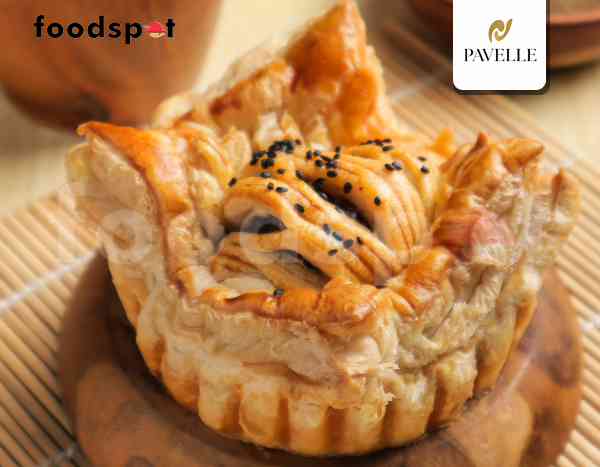 Black Pepper Chicken Puff